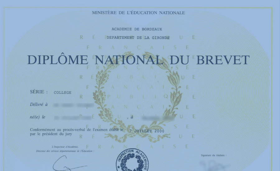 Estudiantes de 3ème (10° EGB) aprueban satisfactoriamente exámenes para obtención del Brevet