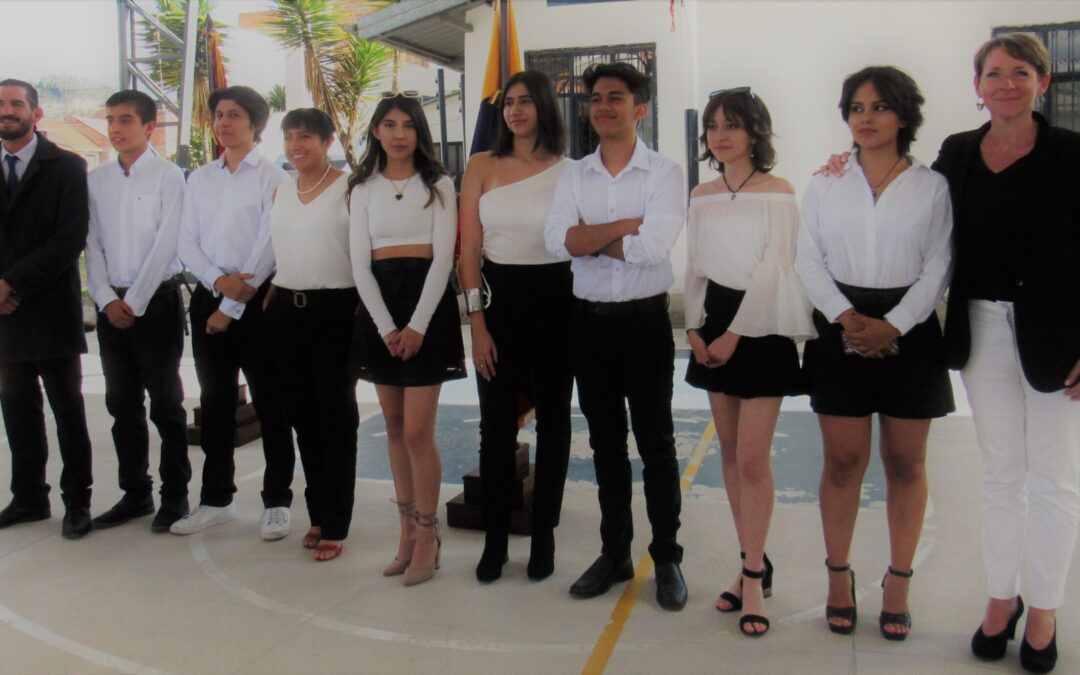 Se realizó emotivo acto de juramento a la Bandera