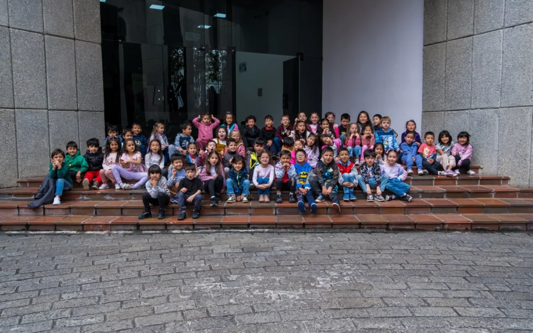 Estudiantes de CP de la Escuela Francesa de Cuenca Disfrutan de Experiencia Teatral en el Festival Internacional «Titiricuenca»