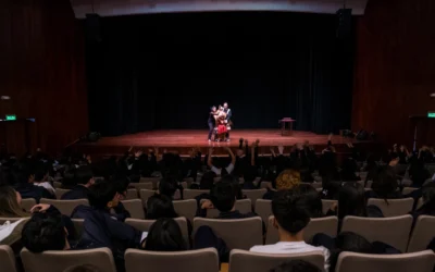 Estudiantes de Cinquième Asisten a Obra Teatral en Festival Internacional Escenarios del Mundo