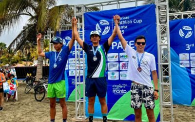Juan Xavier Torres, estudiante de la EFC, se destaca en la Final Nacional de Triatlón Manta 2025